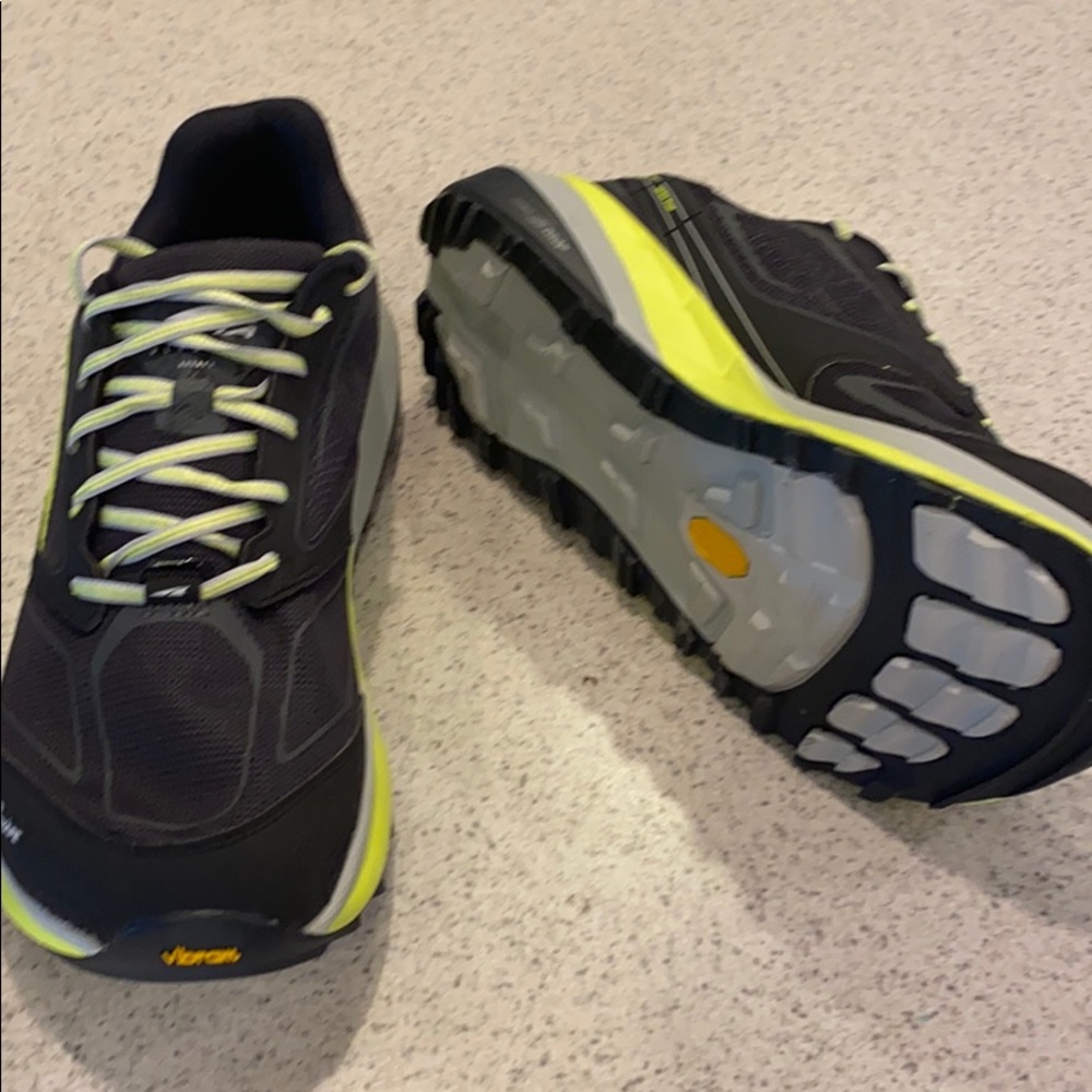 Altra Olympus 3.0.  New never worn.